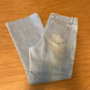 5/$25  Women’s fashion bug jeans